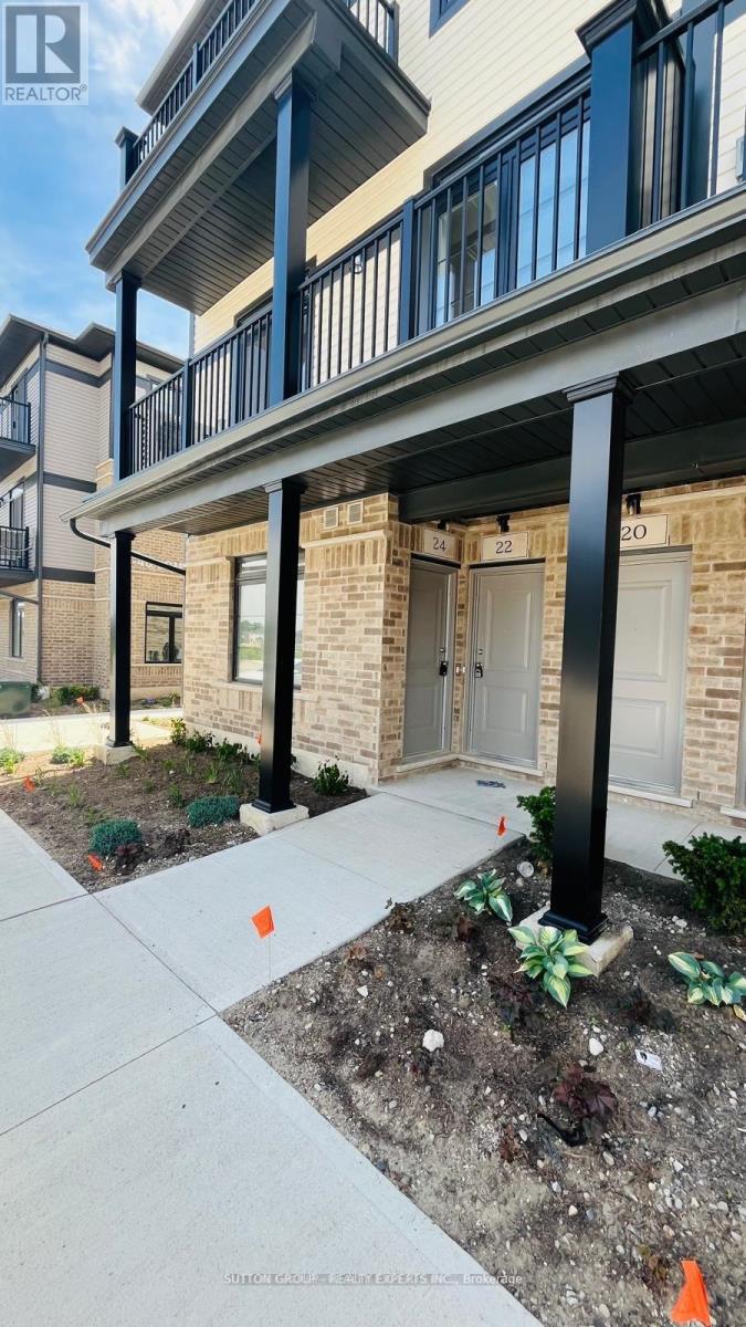24 Lomond Lane, Kitchener, Ontario  N2R 1R7 - Photo 1 - X12156363