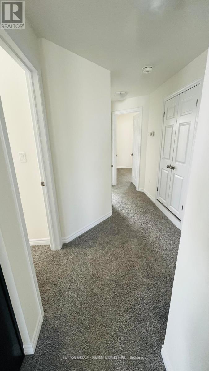 24 Lomond Lane, Kitchener, Ontario  N2R 1R7 - Photo 8 - X12156363