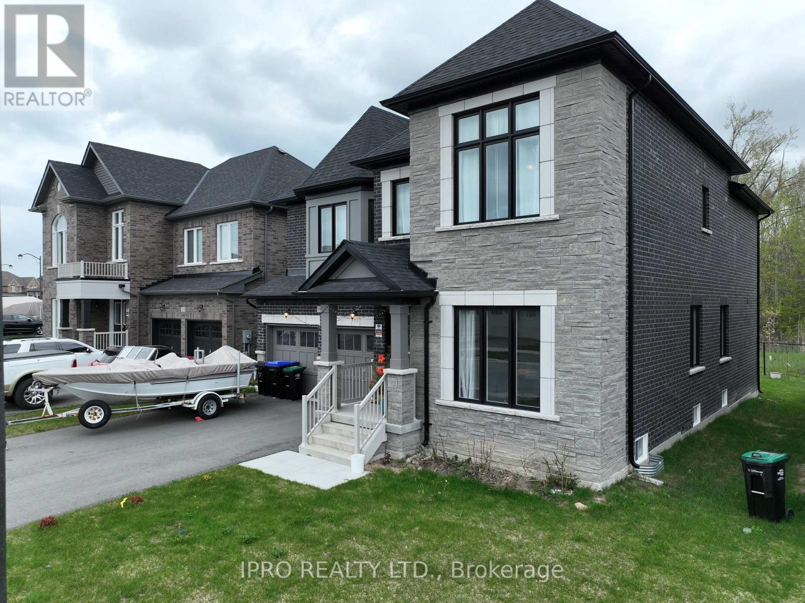 1044 Hardy Way, Innisfil, Ontario  L0L 1W0 - Photo 3 - N12153095