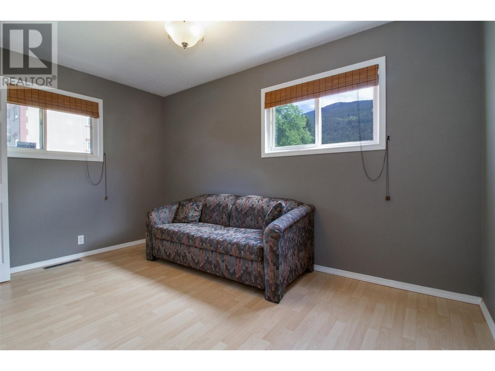 402 Seventh Street E, Revelstoke, BC V0E2S0