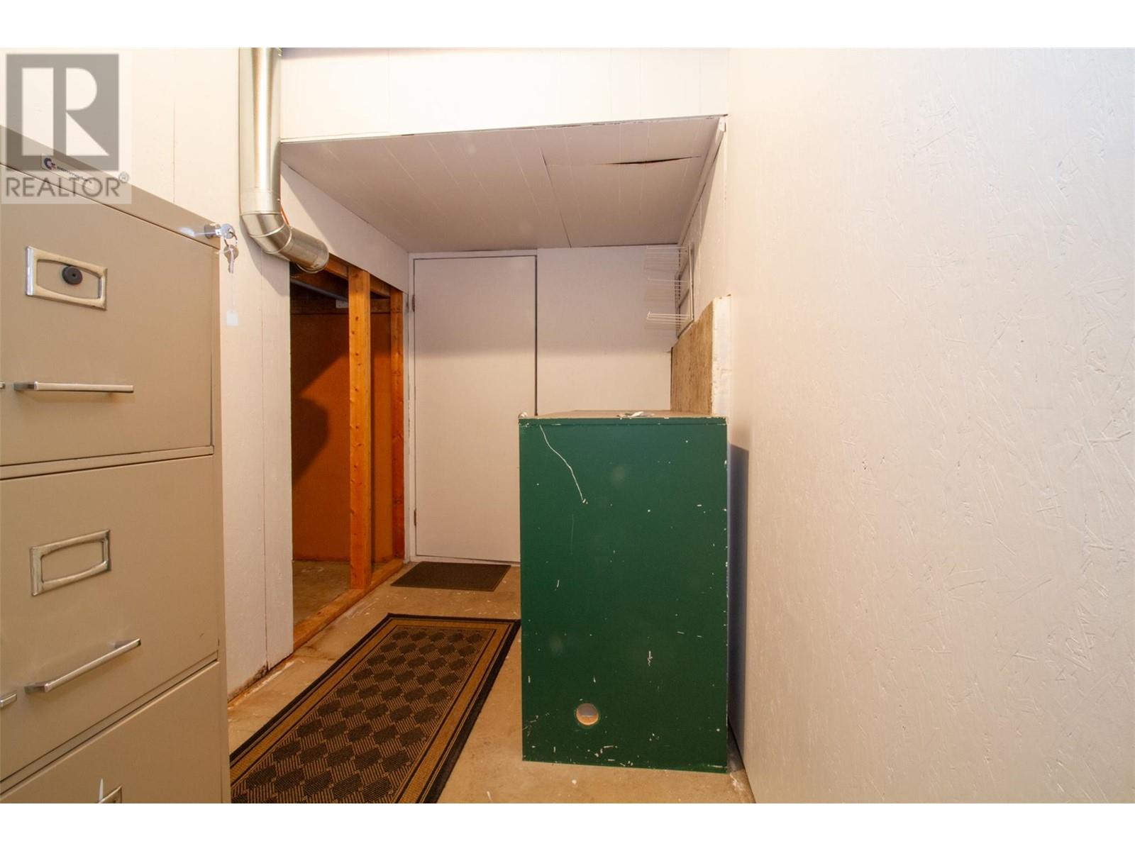 402 Seventh Street E, Revelstoke, BC V0E2S0