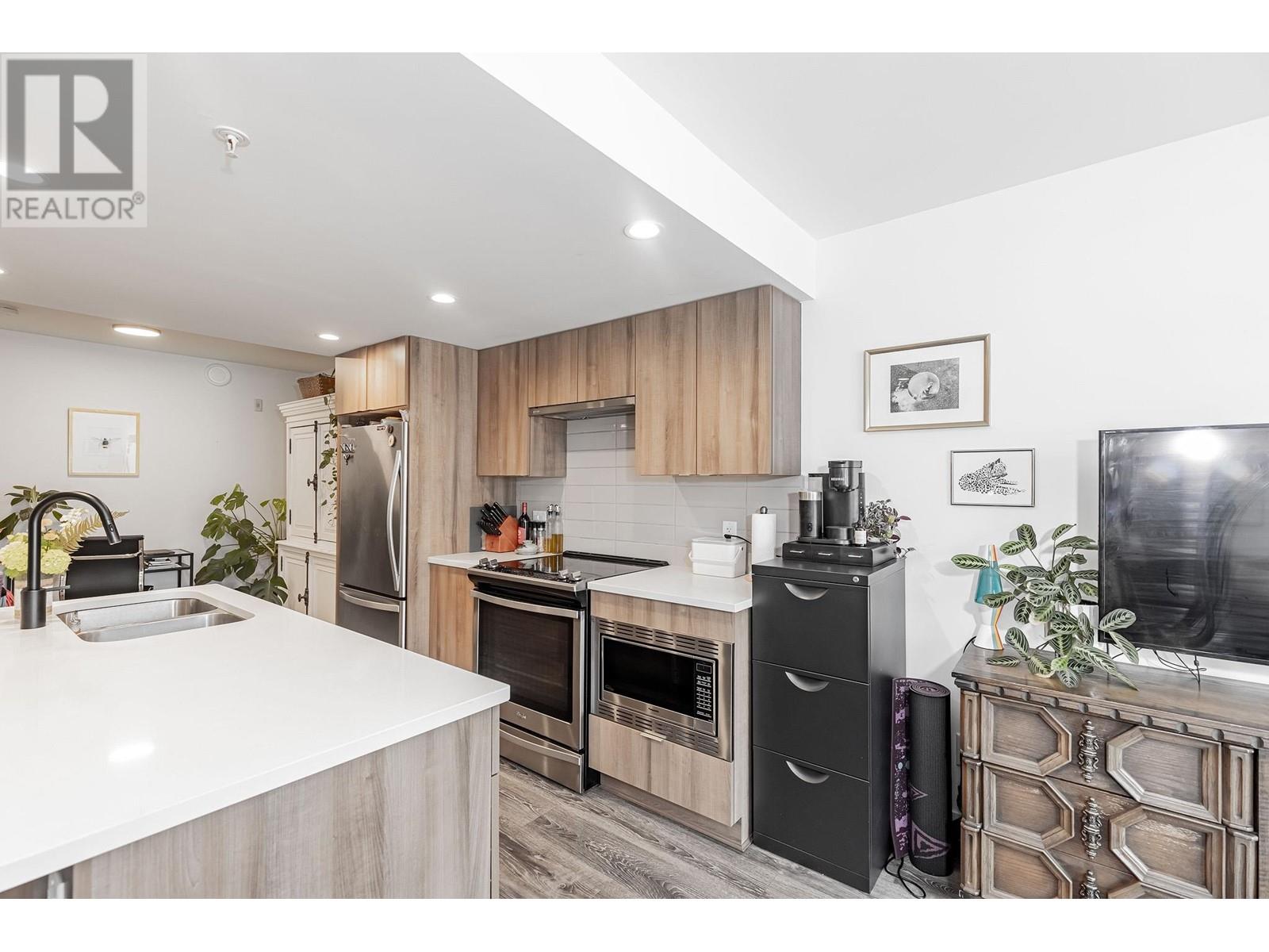 Property at 307 1365 PEMBERTON AVENUE image 4