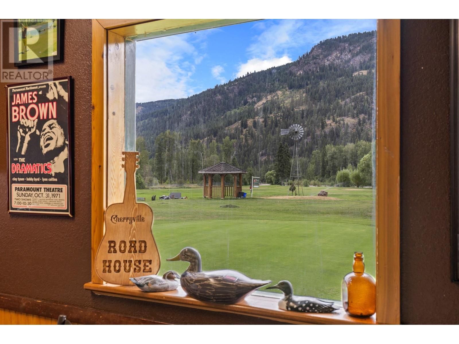 1361 6 Highway, Cherryville, British Columbia  V0E 2G1 - Photo 13 - 10348003