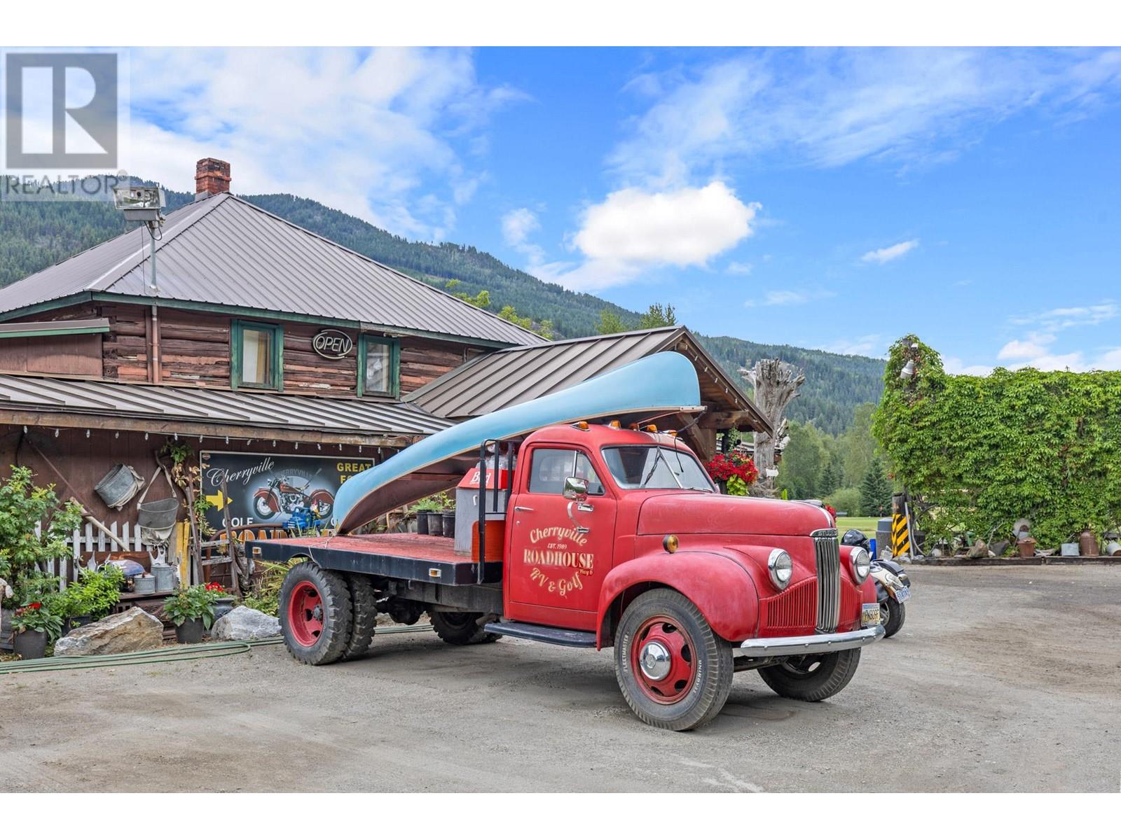 1361 6 Highway, Cherryville, British Columbia  V0E 2G1 - Photo 8 - 10348003