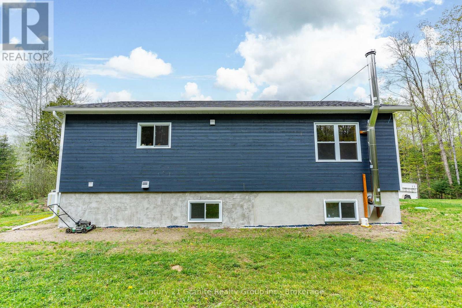 10498 118 Highway, Algonquin Highlands, Ontario  K0M 1J0 - Photo 35 - X12156378