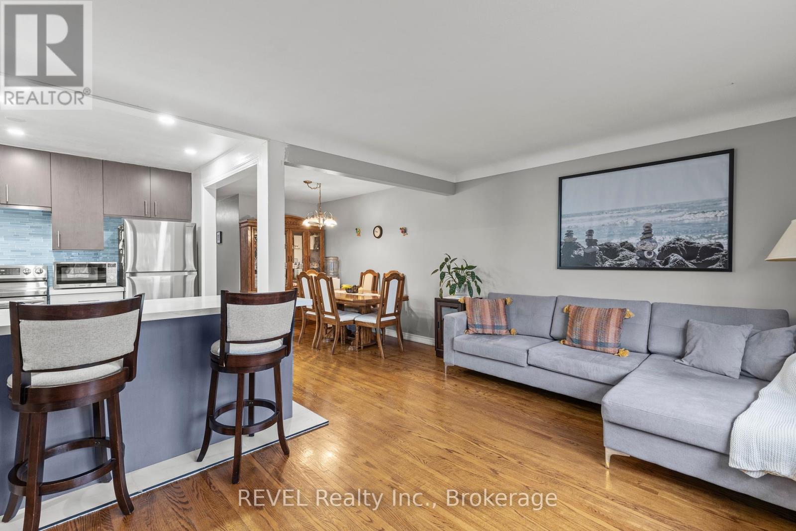 8 Bedford Court, St. Catharines, Ontario  L2N 4C8 - Photo 8 - X12059325