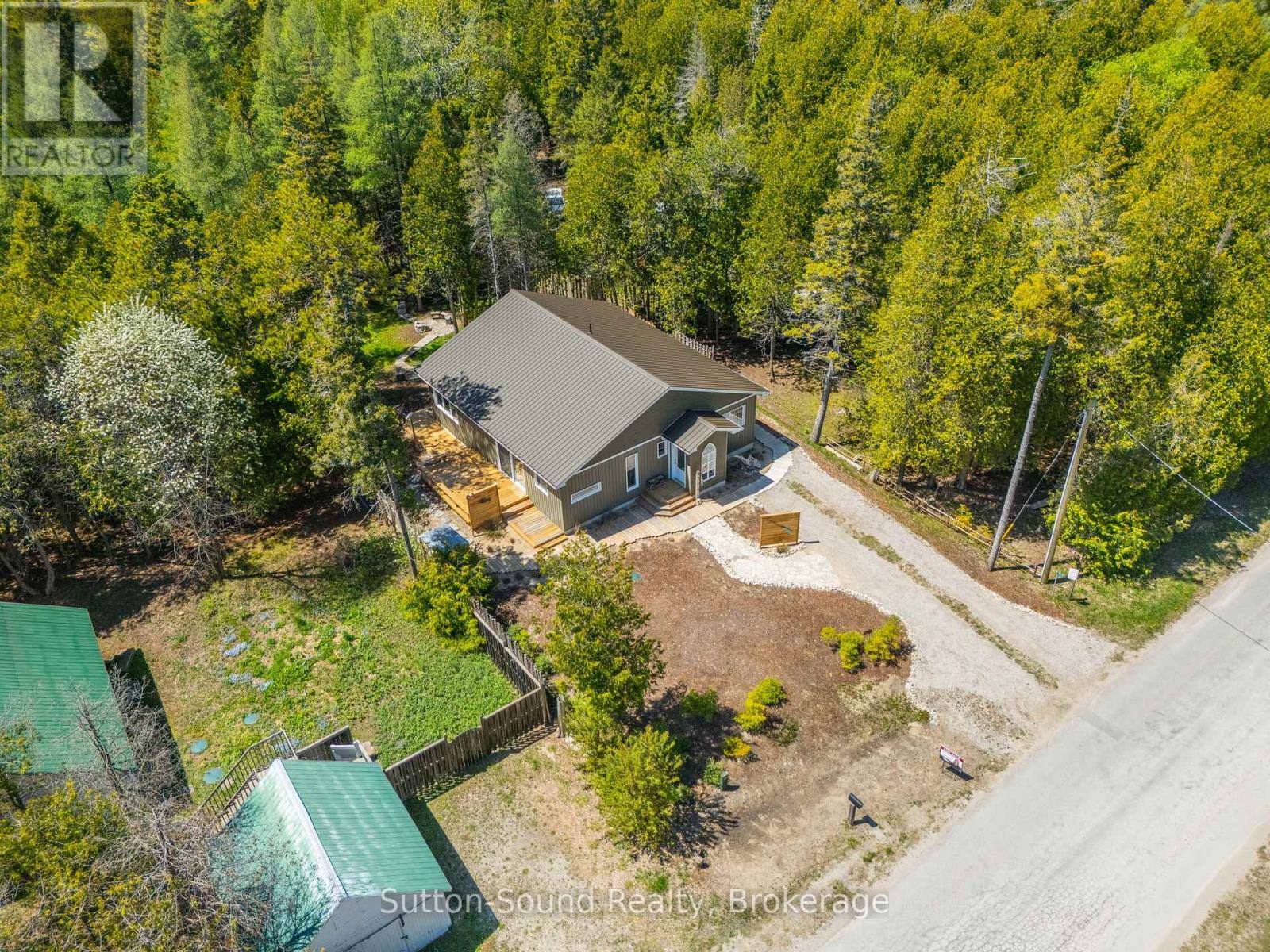 914 Second Avenue N, South Bruce Peninsula, Ontario  N0H 2G0 - Photo 38 - X12155783