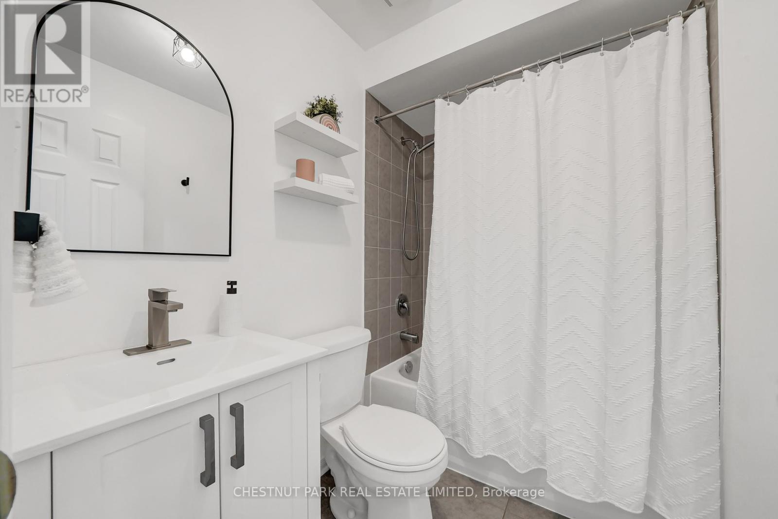 75 Ted Wray Circle, Toronto (Downsview-Roding-Cfb), Ontario  M3L 0G7 - Photo 19 - W12152338