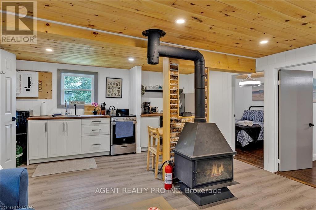 21 Oriole Road, Kawartha Lakes, Ontario  K0M 1N0 - Photo 32 - X12156401