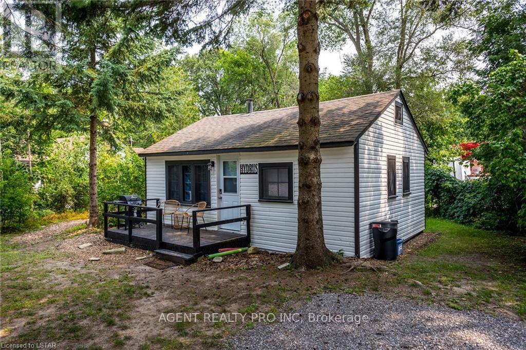 21 Oriole Road, Kawartha Lakes, Ontario  K0M 1N0 - Photo 5 - X12156401