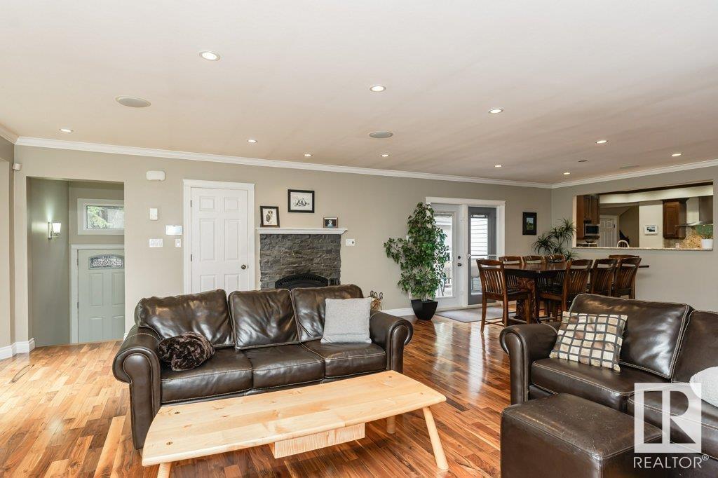 Property at 9119 117 ST NW image 3