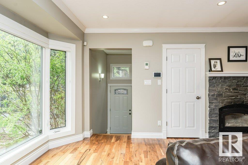 Property at 9119 117 ST NW image 4