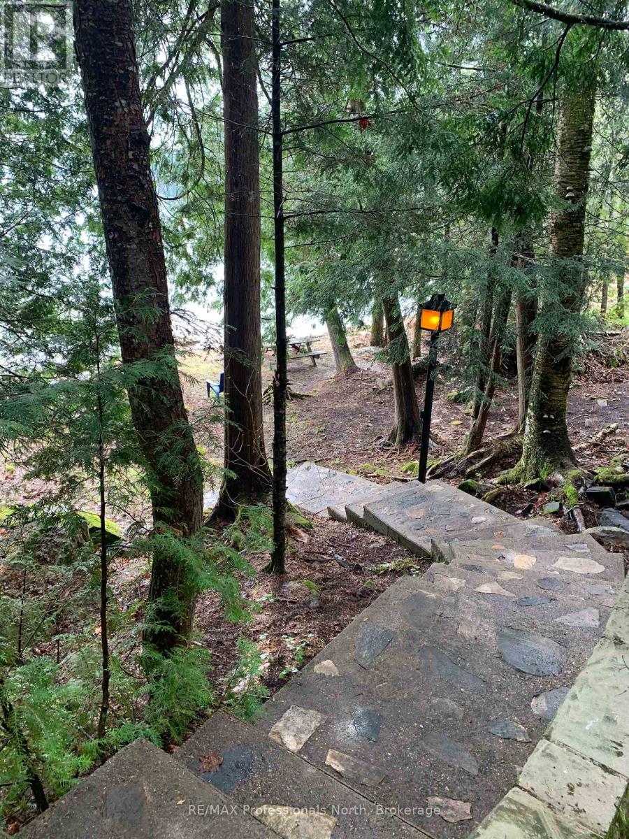 6213 Kennisis Lake Road, Dysart Et Al, Ontario  K0M 1S0 - Photo 12 - X12156095