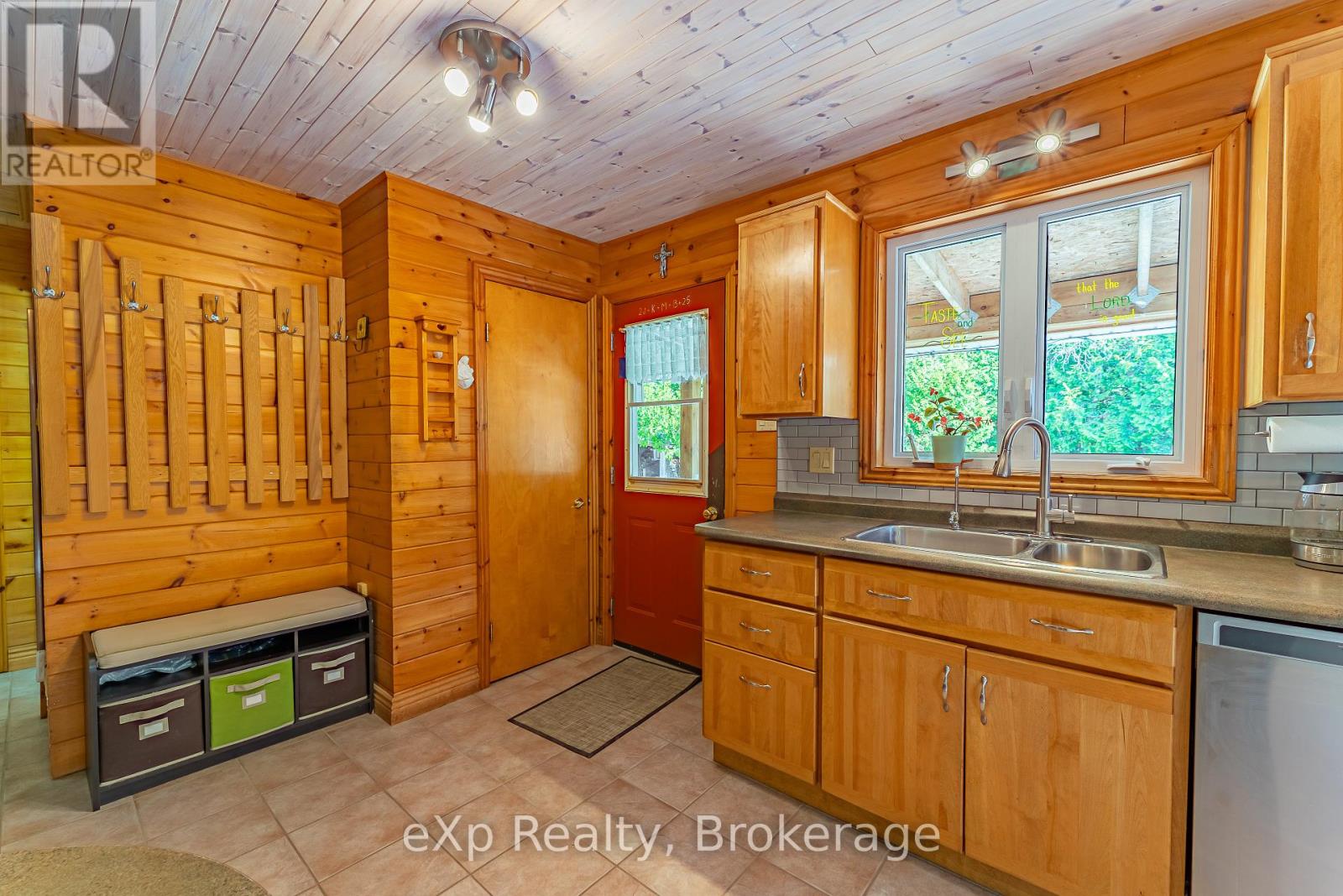 53 Little Pine Drive, Northern Bruce Peninsula, Ontario  N0H 1Z0 - Photo 11 - X12156439