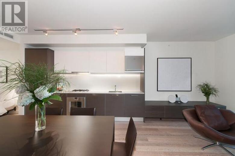 Listing Picture 5 of 33 : 206 1477 W PENDER STREET, Vancouver / 溫哥華 - 魯藝地產 Yvonne Lu Group - MLS Medallion Club Member