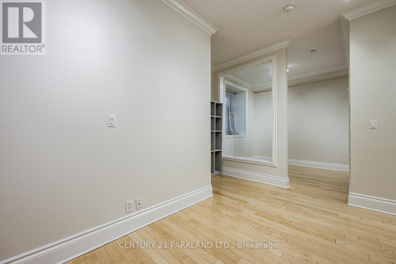 318 - 22 Leader Lane, Toronto, Ontario  M5C 1E9 - Photo 19 - C12156397