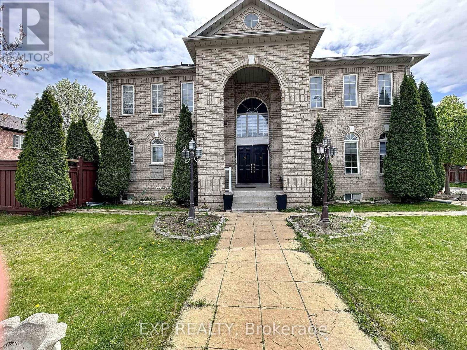 129 Ledgerock Drive, Vaughan, Ontario  L4H 2G7 - Photo 1 - N12156416
