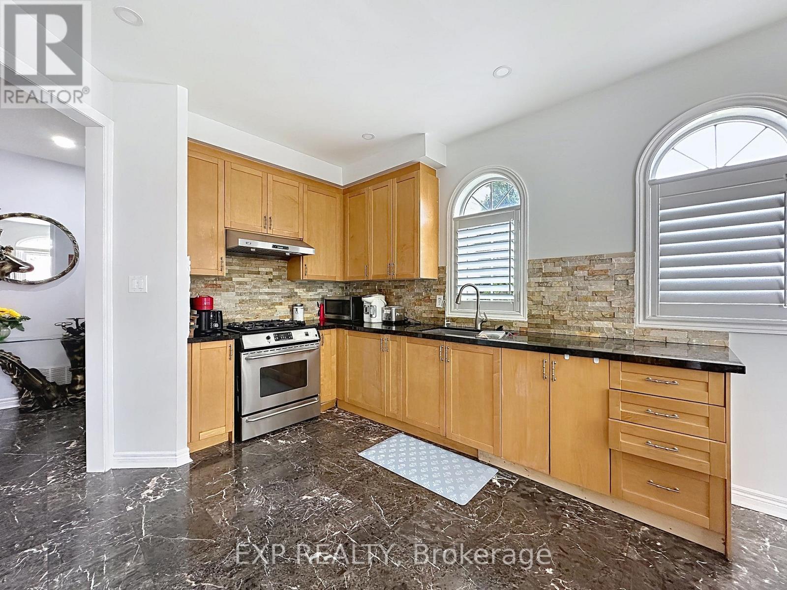 129 Ledgerock Drive, Vaughan, Ontario  L4H 2G7 - Photo 12 - N12156416