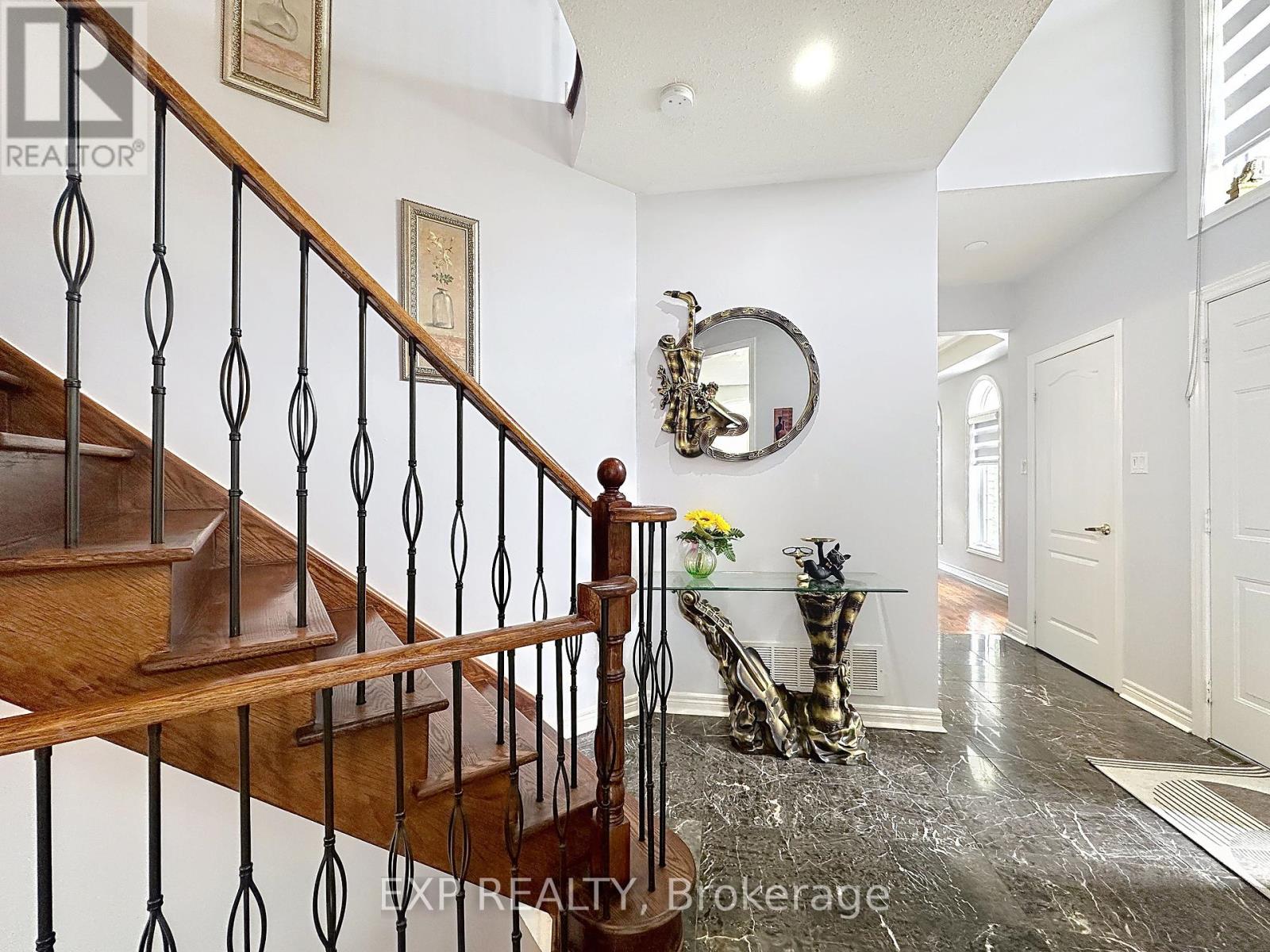 129 Ledgerock Drive, Vaughan, Ontario  L4H 2G7 - Photo 17 - N12156416