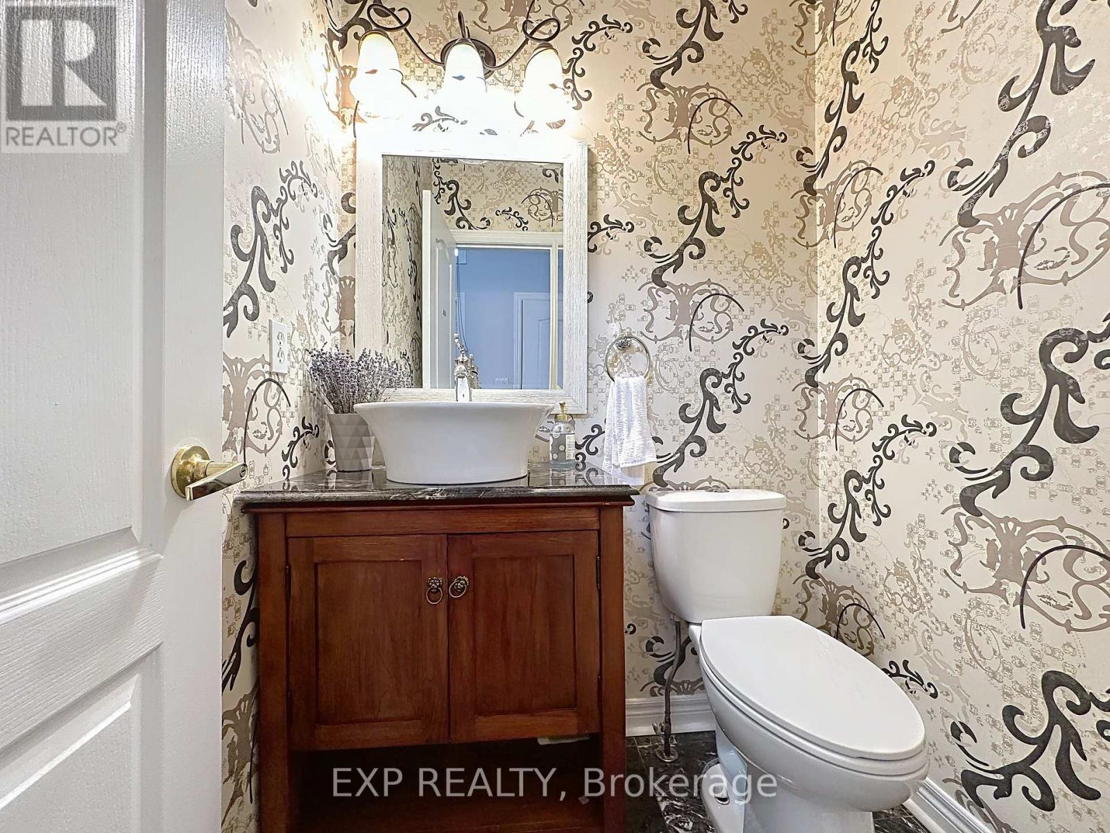 129 Ledgerock Drive, Vaughan, Ontario  L4H 2G7 - Photo 19 - N12156416