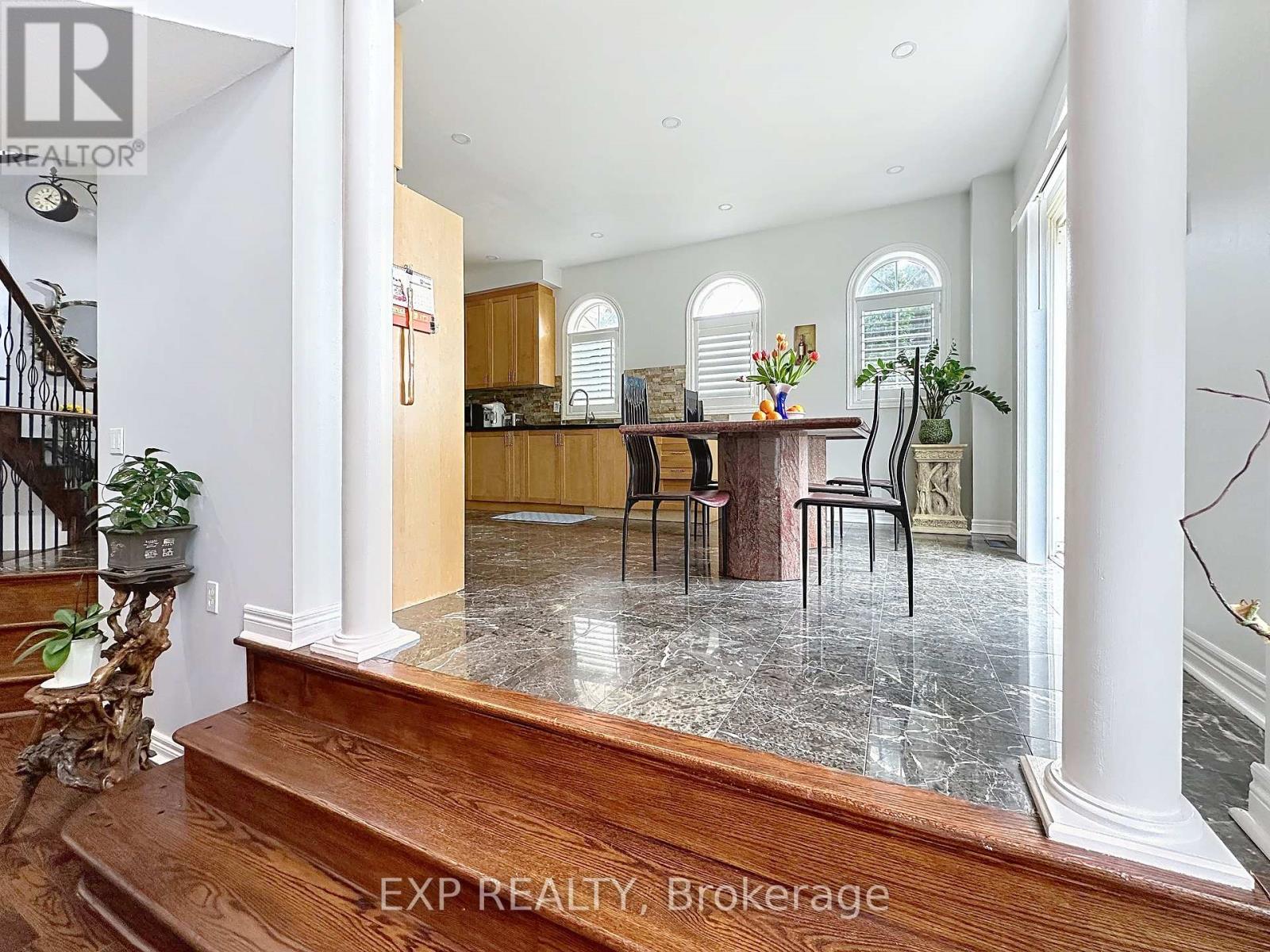 129 Ledgerock Drive, Vaughan, Ontario  L4H 2G7 - Photo 8 - N12156416