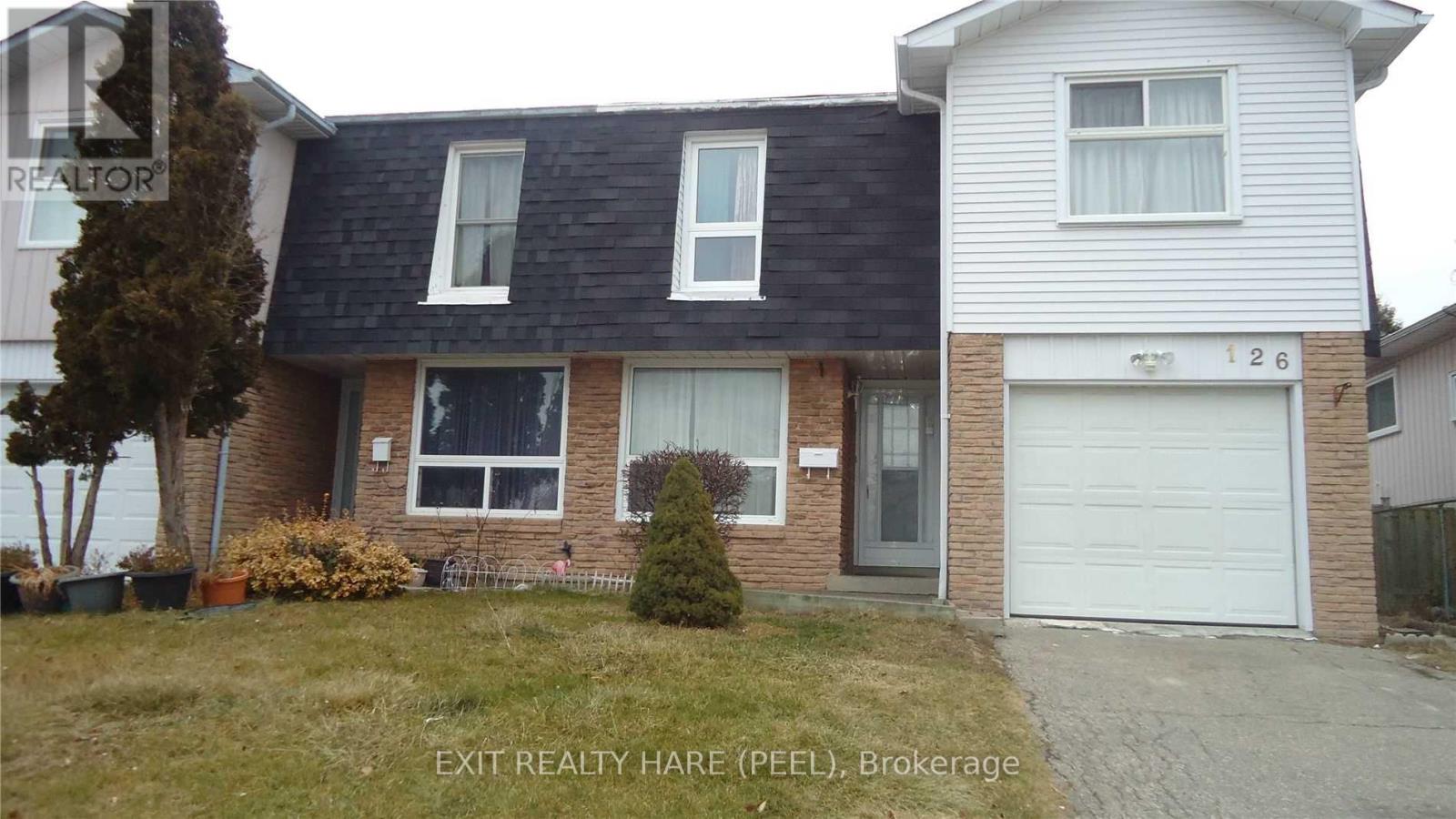 126 Centre Street N, Brampton, Ontario  L6V 2Z3 - Photo 1 - W12156396