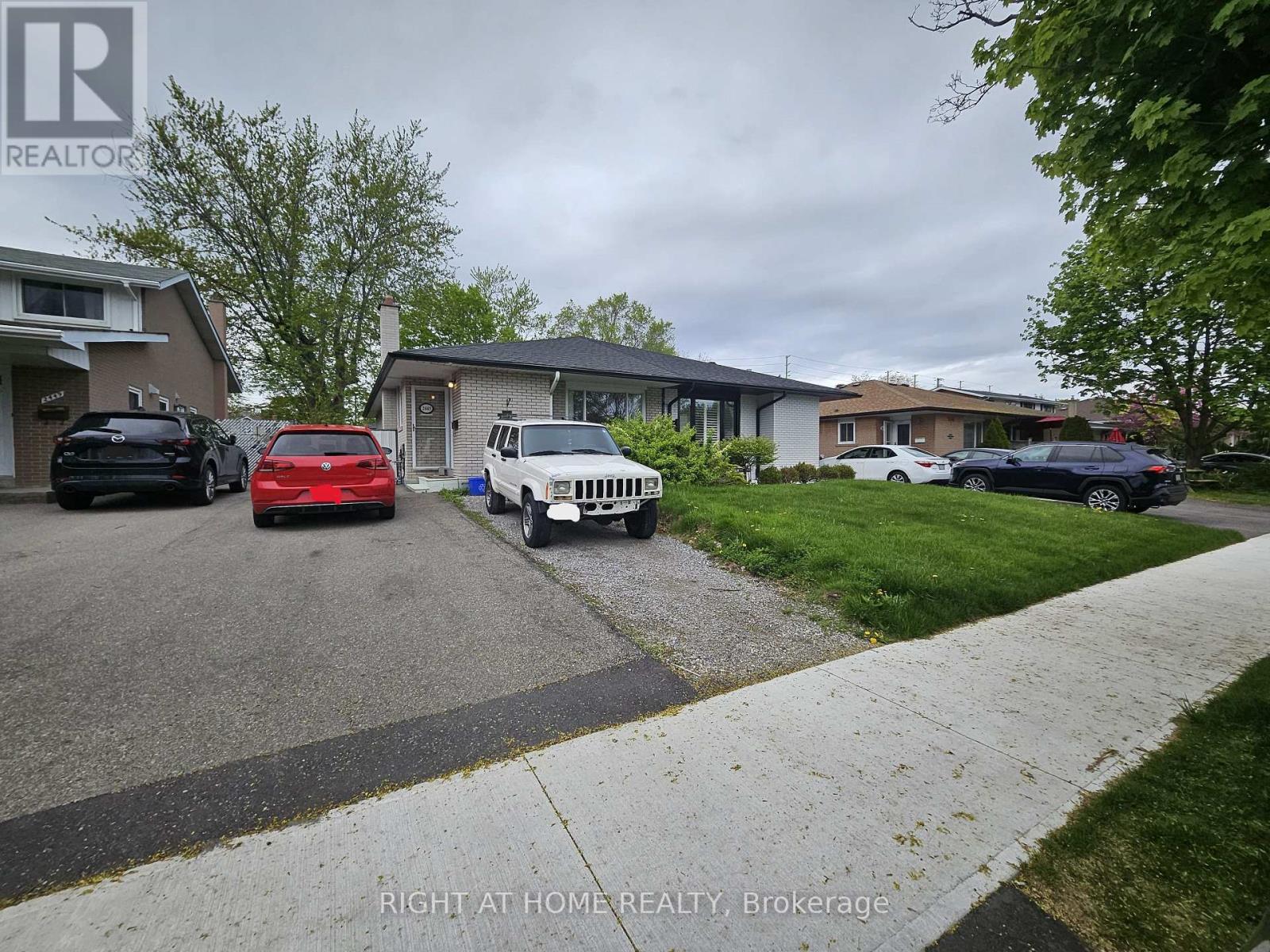 UPPER - 2445 PADSTOW CRESCENT, Mississauga, Ontario