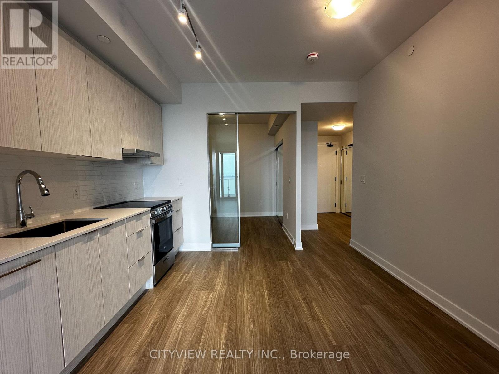 4809 - 430 Square One Drive, Mississauga, Ontario  L5B 0L6 - Photo 4 - W12156427