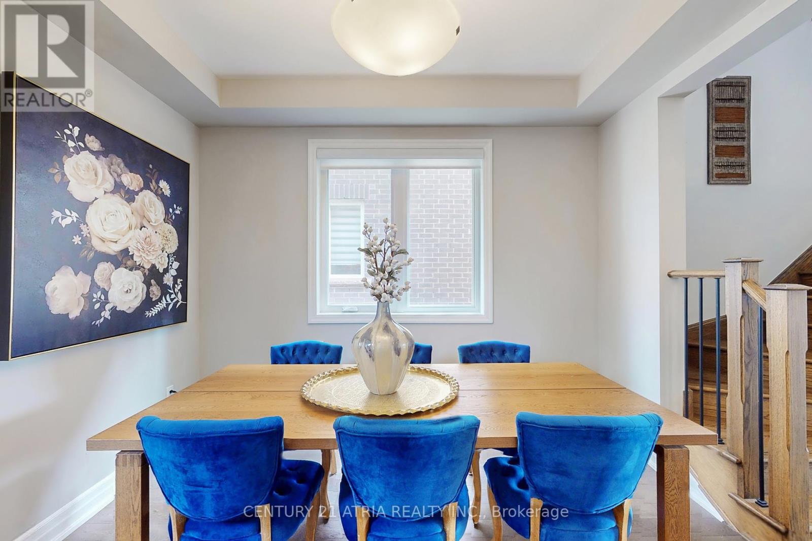 118 Kaitting Trail, Oakville, Ontario  L6M 0T6 - Photo 4 - W12156429
