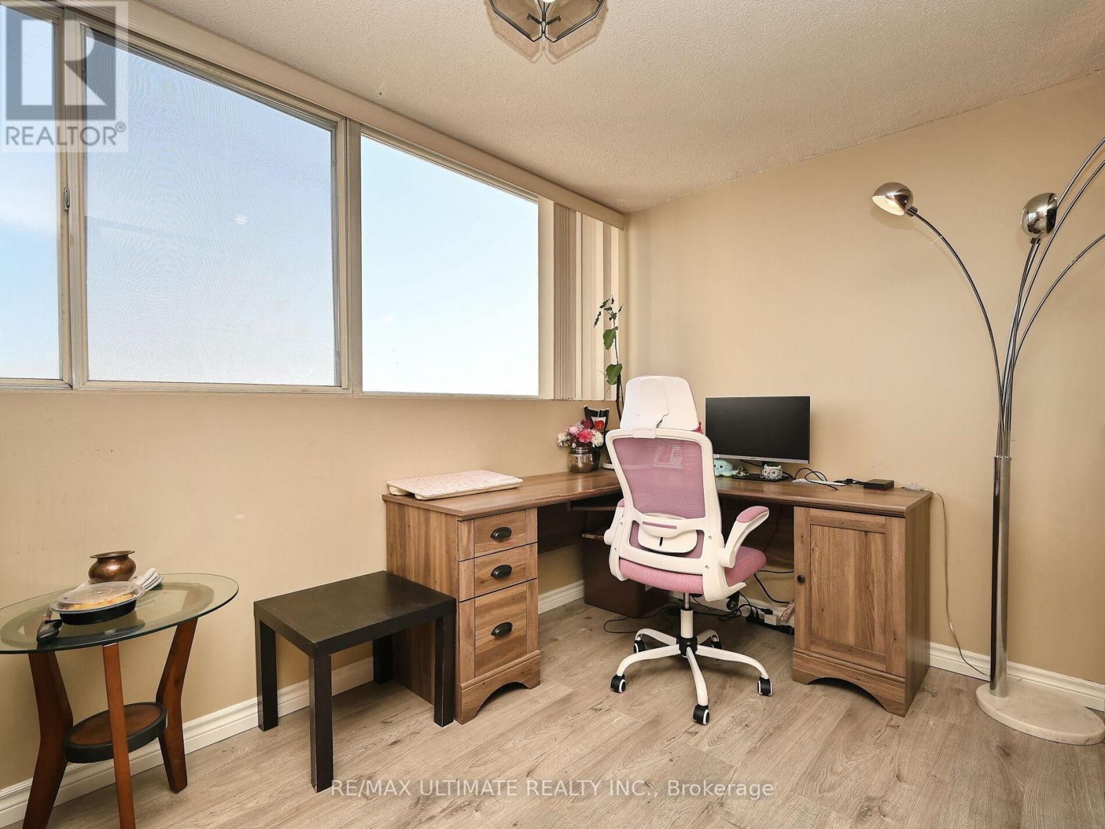 2101 - 3700 Kaneff Crescent, Mississauga, Ontario  L5A 4B8 - Photo 19 - W12156437