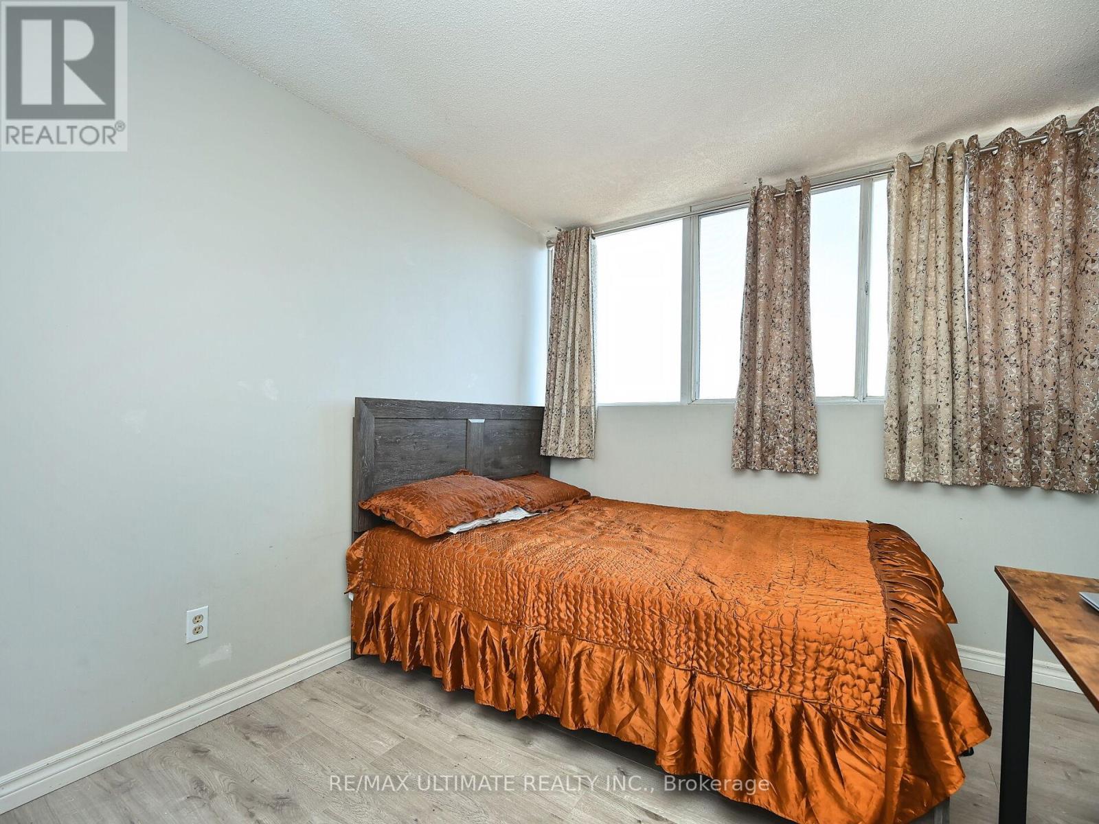 2101 - 3700 Kaneff Crescent, Mississauga, Ontario  L5A 4B8 - Photo 27 - W12156437
