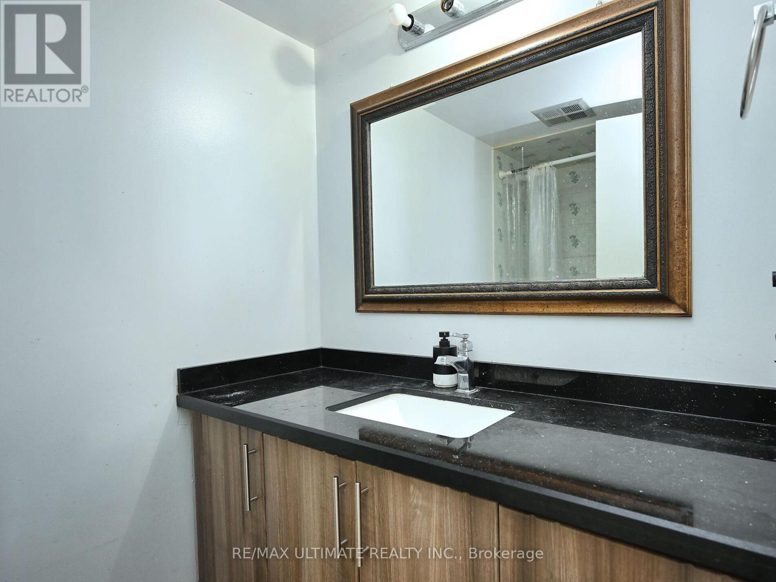 2101 - 3700 Kaneff Crescent, Mississauga, Ontario  L5A 4B8 - Photo 29 - W12156437