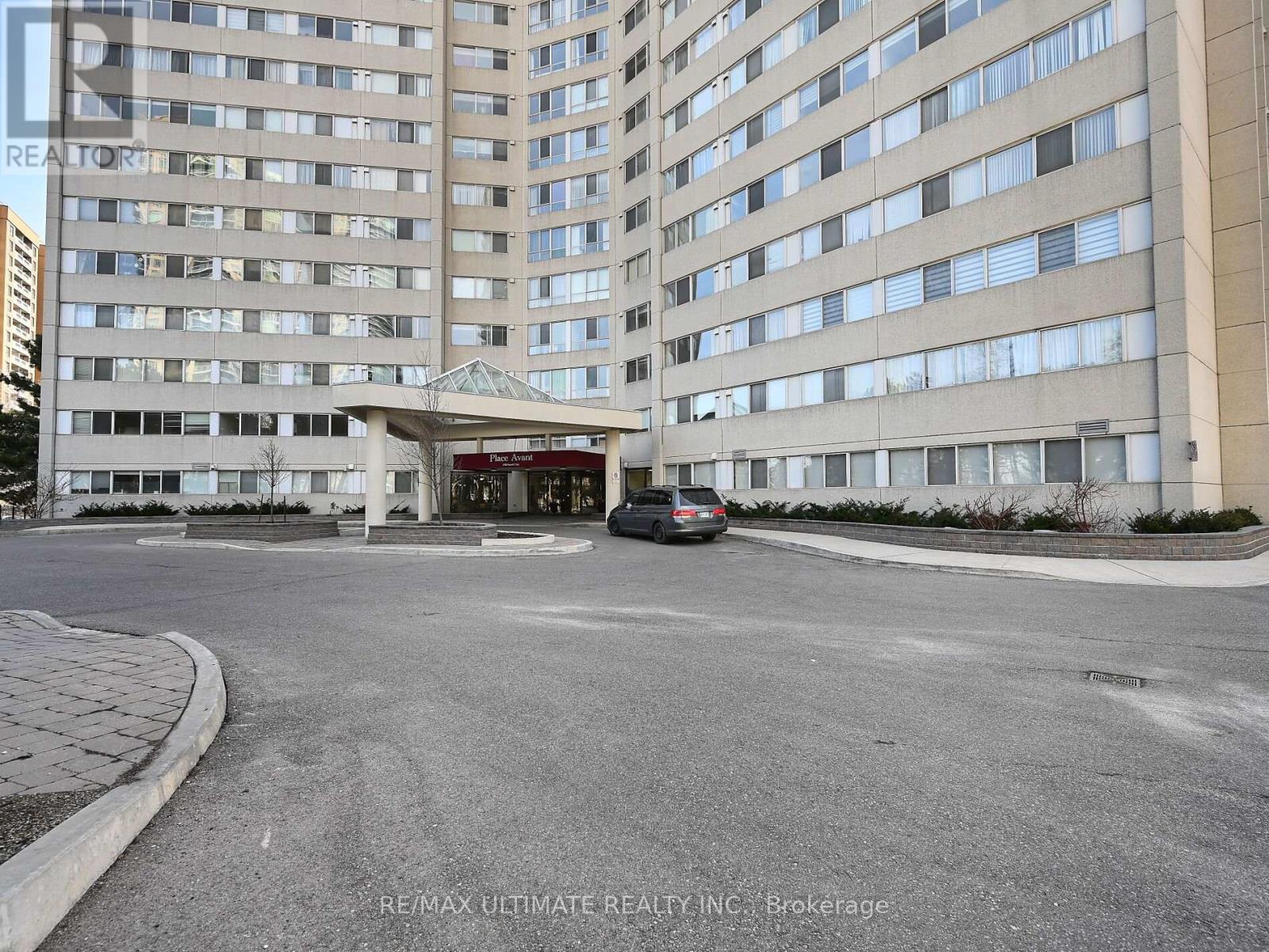 2101 - 3700 Kaneff Crescent, Mississauga, Ontario  L5A 4B8 - Photo 3 - W12156437