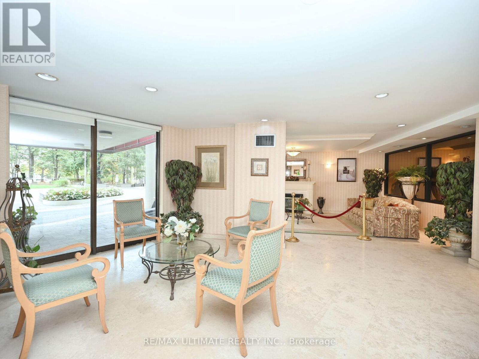 2101 - 3700 Kaneff Crescent, Mississauga, Ontario  L5A 4B8 - Photo 5 - W12156437