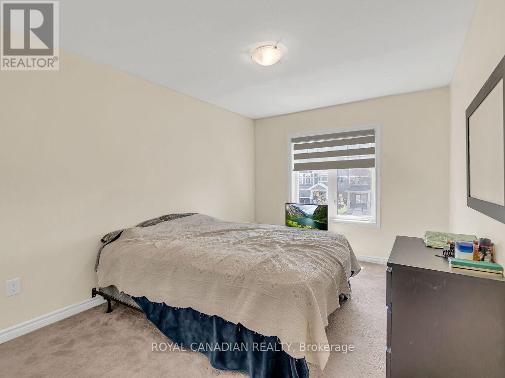 84 Rainbow Drive, Haldimand, Ontario  N3W 0G3 - Photo 21 - X12156395