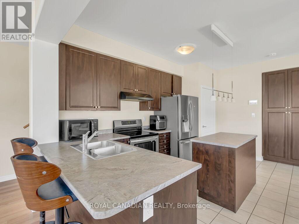84 Rainbow Drive, Haldimand, Ontario  N3W 0G3 - Photo 9 - X12156395