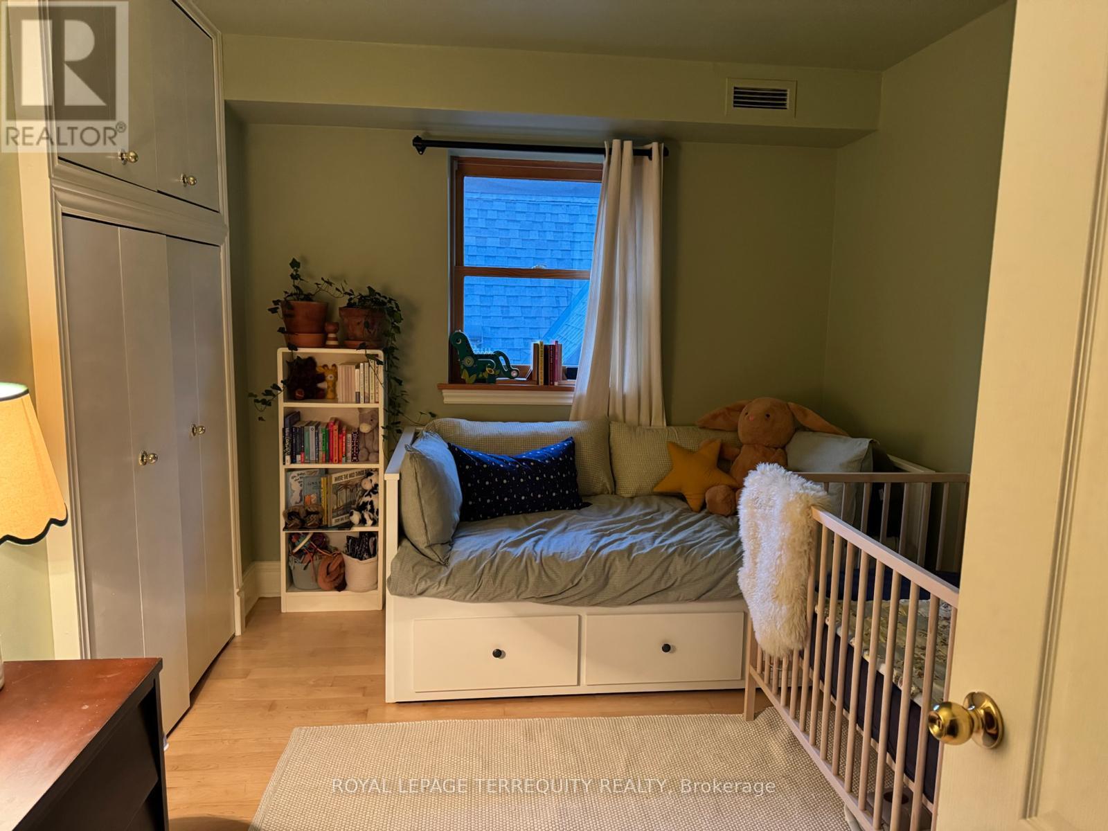4 - 60 Howland Avenue, Toronto, Ontario  M5R 3B3 - Photo 10 - C12155658