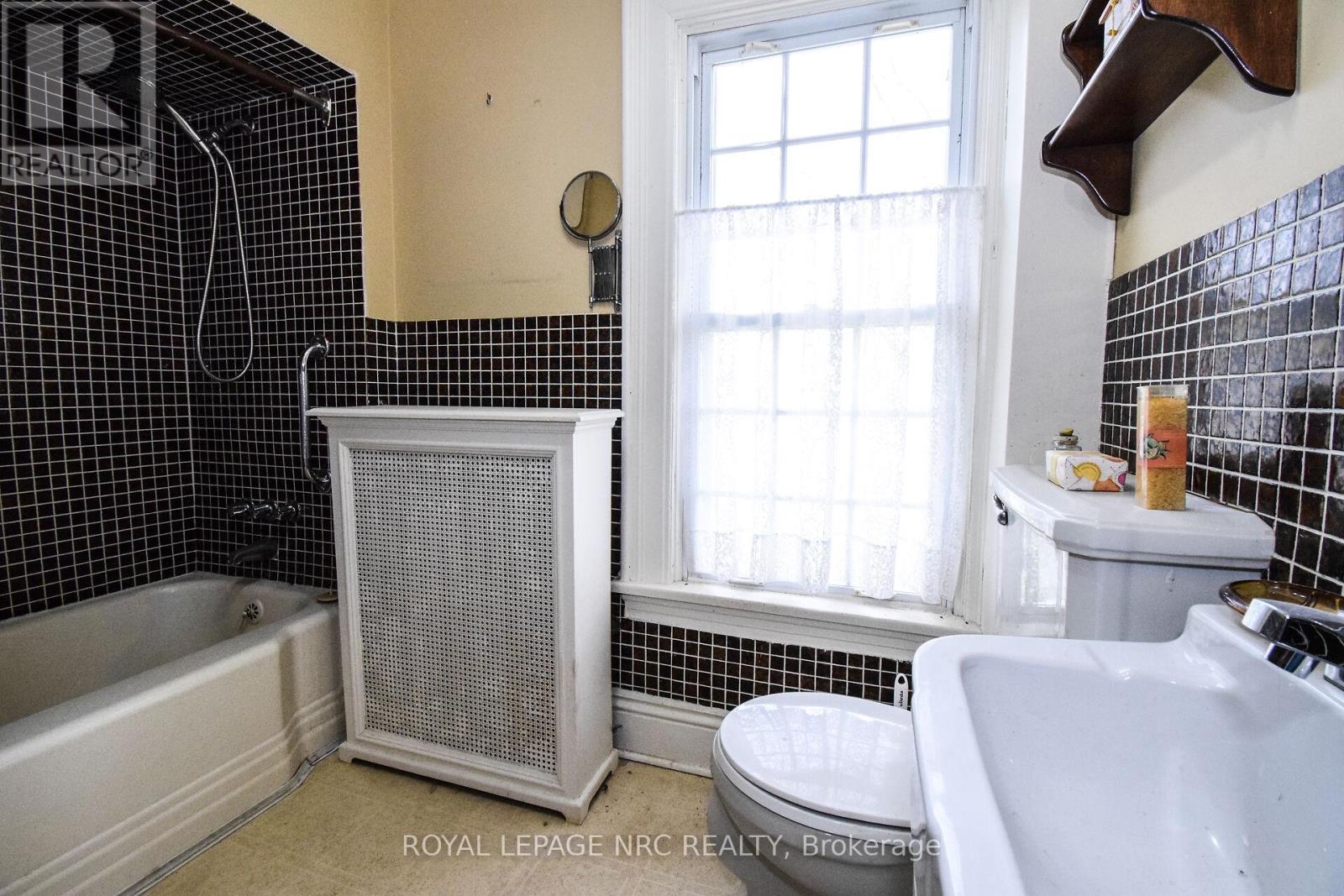 499 Townline Road, Niagara-On-The-Lake, Ontario  L2M 6W1 - Photo 46 - X12156473