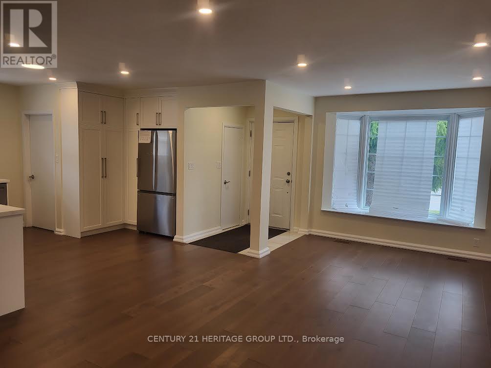 232 Blue Grass Boulevard, Richmond Hill, Ontario  L4C 3H2 - Photo 4 - N12133686