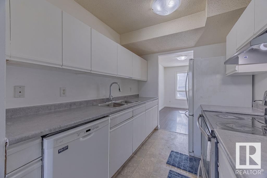 640 Saddleback Rd Nw, Edmonton, Alberta  T6J 4Z3 - Photo 9 - E4437173