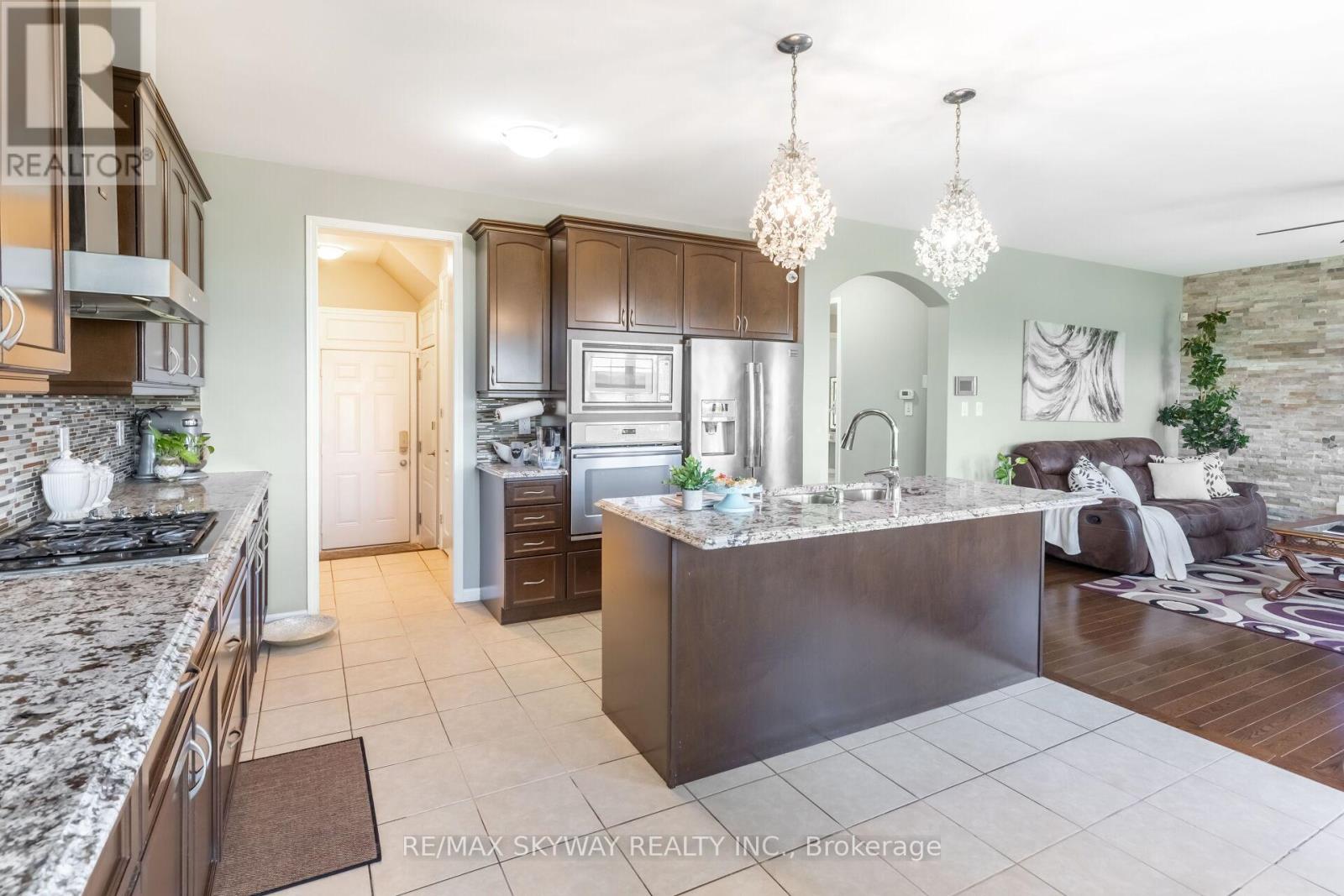 20 Miracle Trail, Brampton, Ontario  L7A 0Y3 - Photo 18 - W12156460