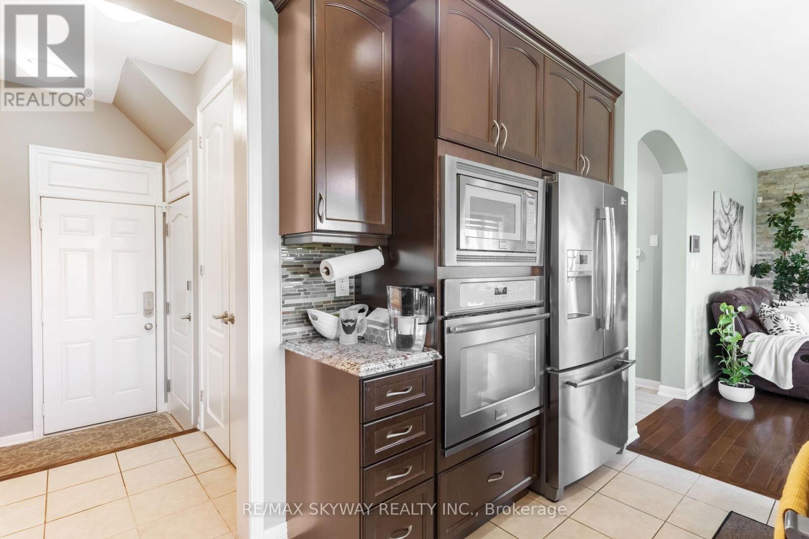 20 Miracle Trail, Brampton, Ontario  L7A 0Y3 - Photo 19 - W12156460
