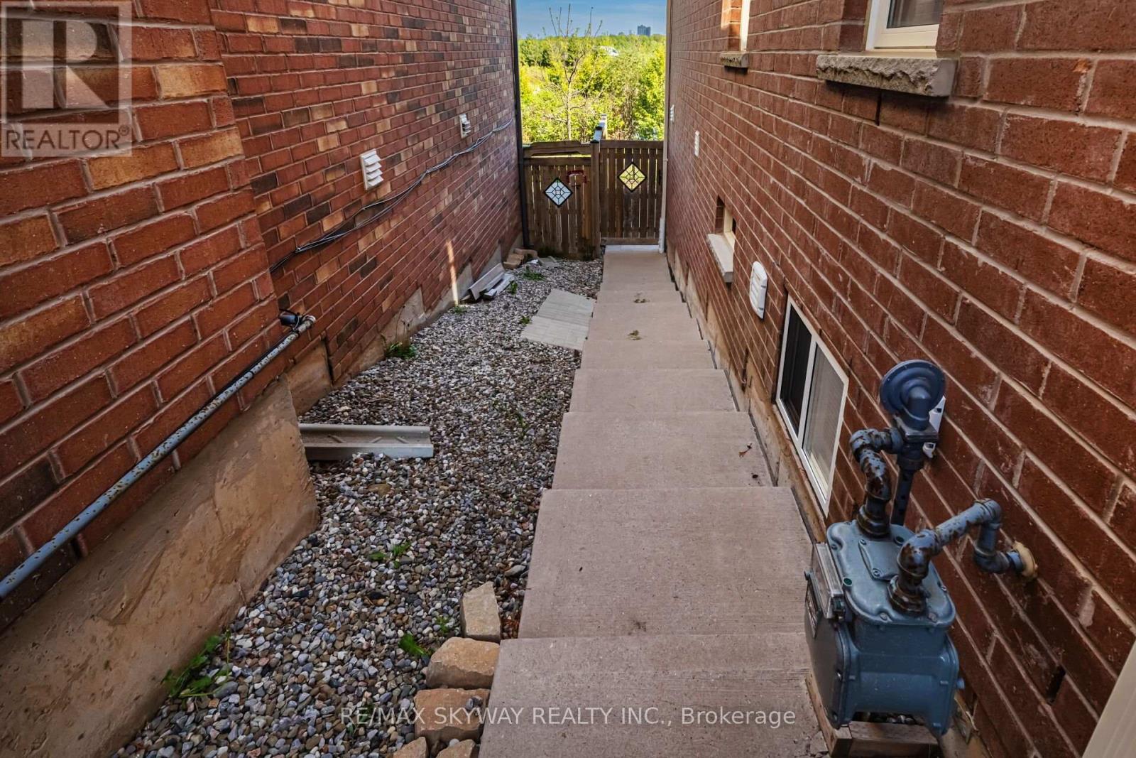 20 Miracle Trail, Brampton, Ontario  L7A 0Y3 - Photo 42 - W12156460