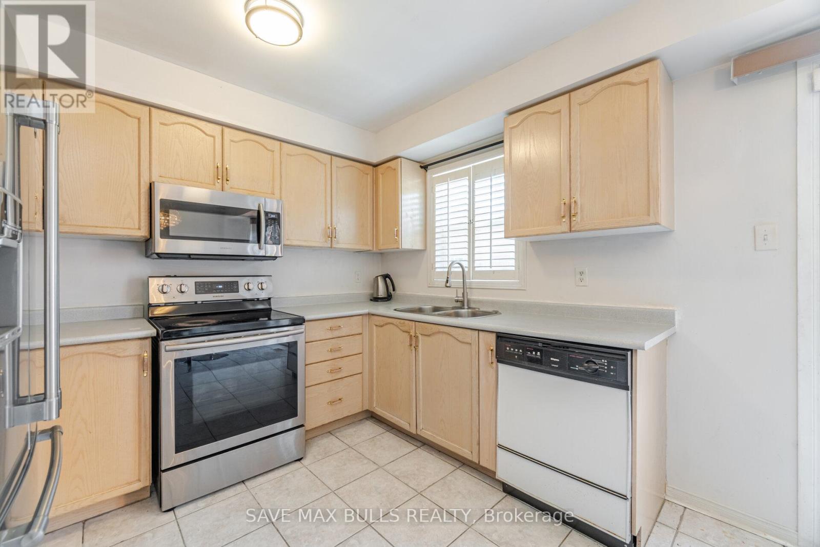 146 Toba Crescent, Brampton, Ontario  L6Z 4R9 - Photo 16 - W12122185
