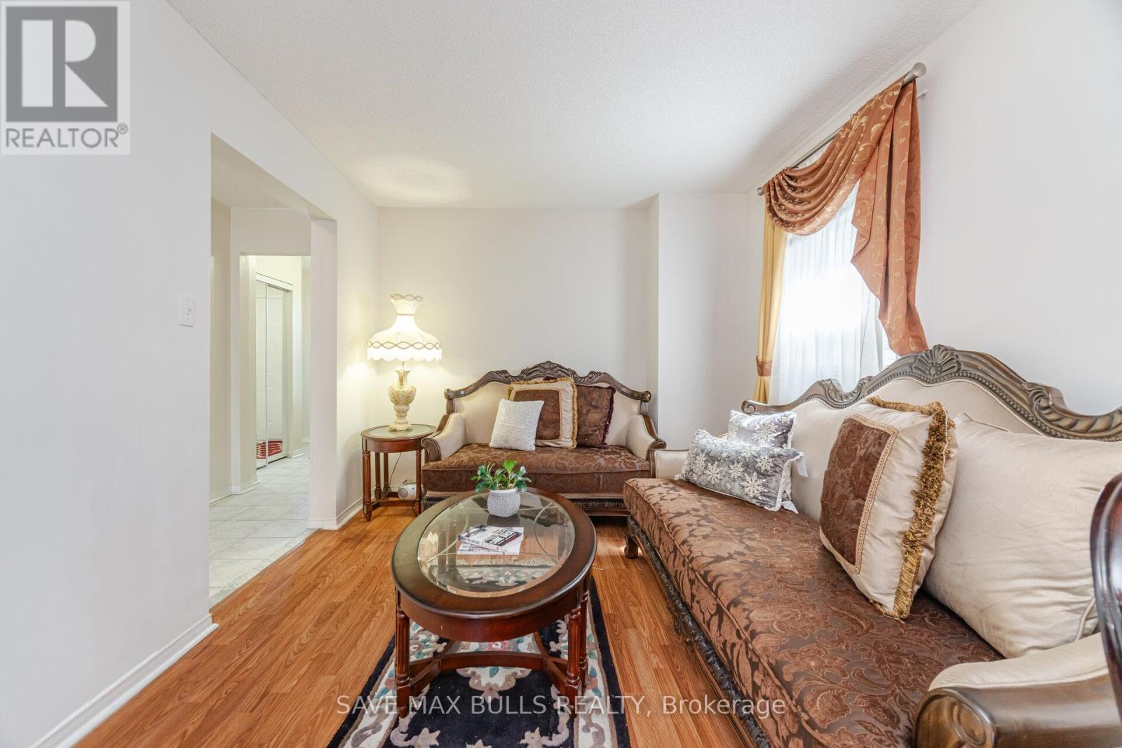 146 Toba Crescent, Brampton, Ontario  L6Z 4R9 - Photo 5 - W12122185