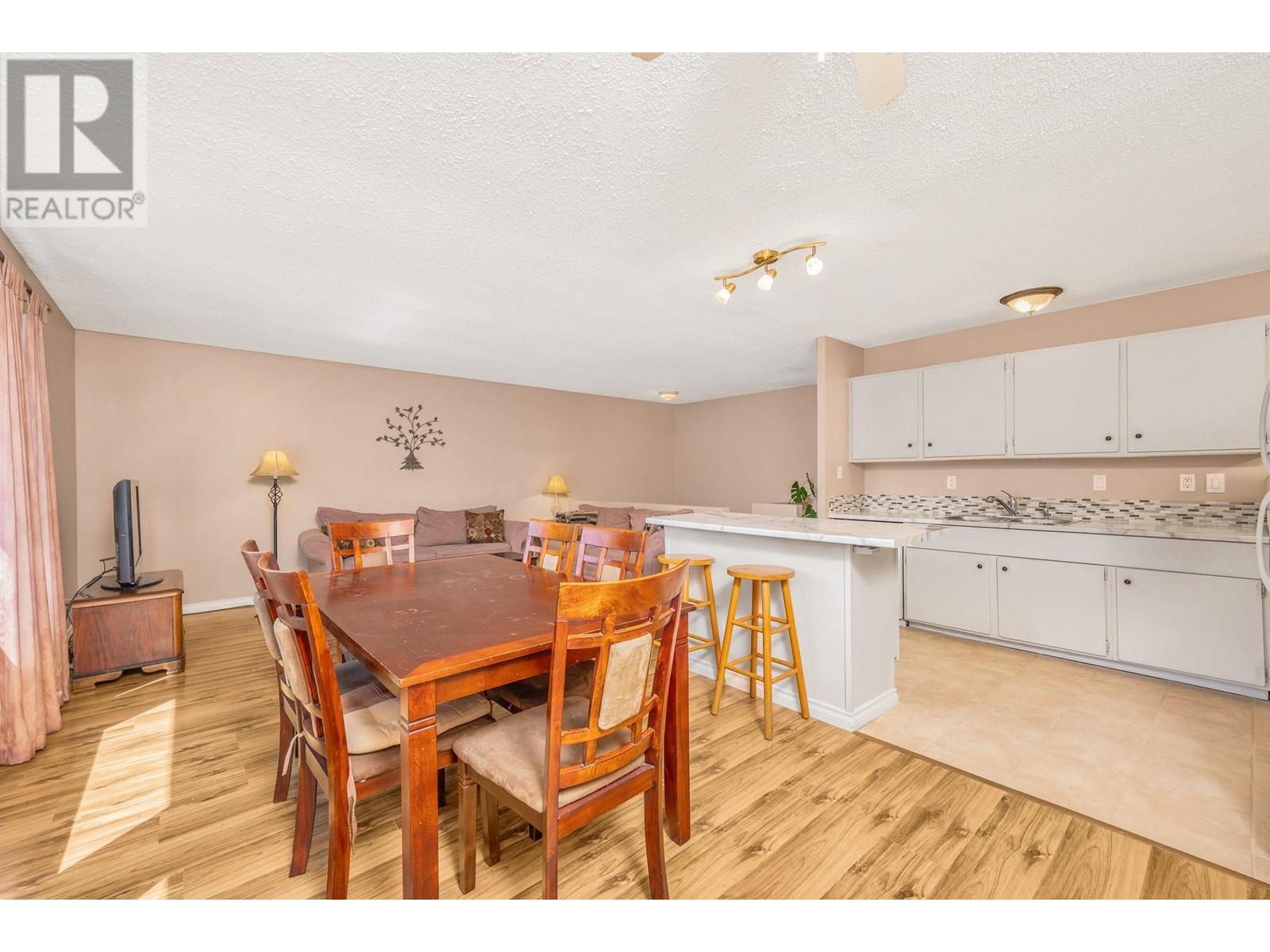 Property at 1711 41 Avenue image 5