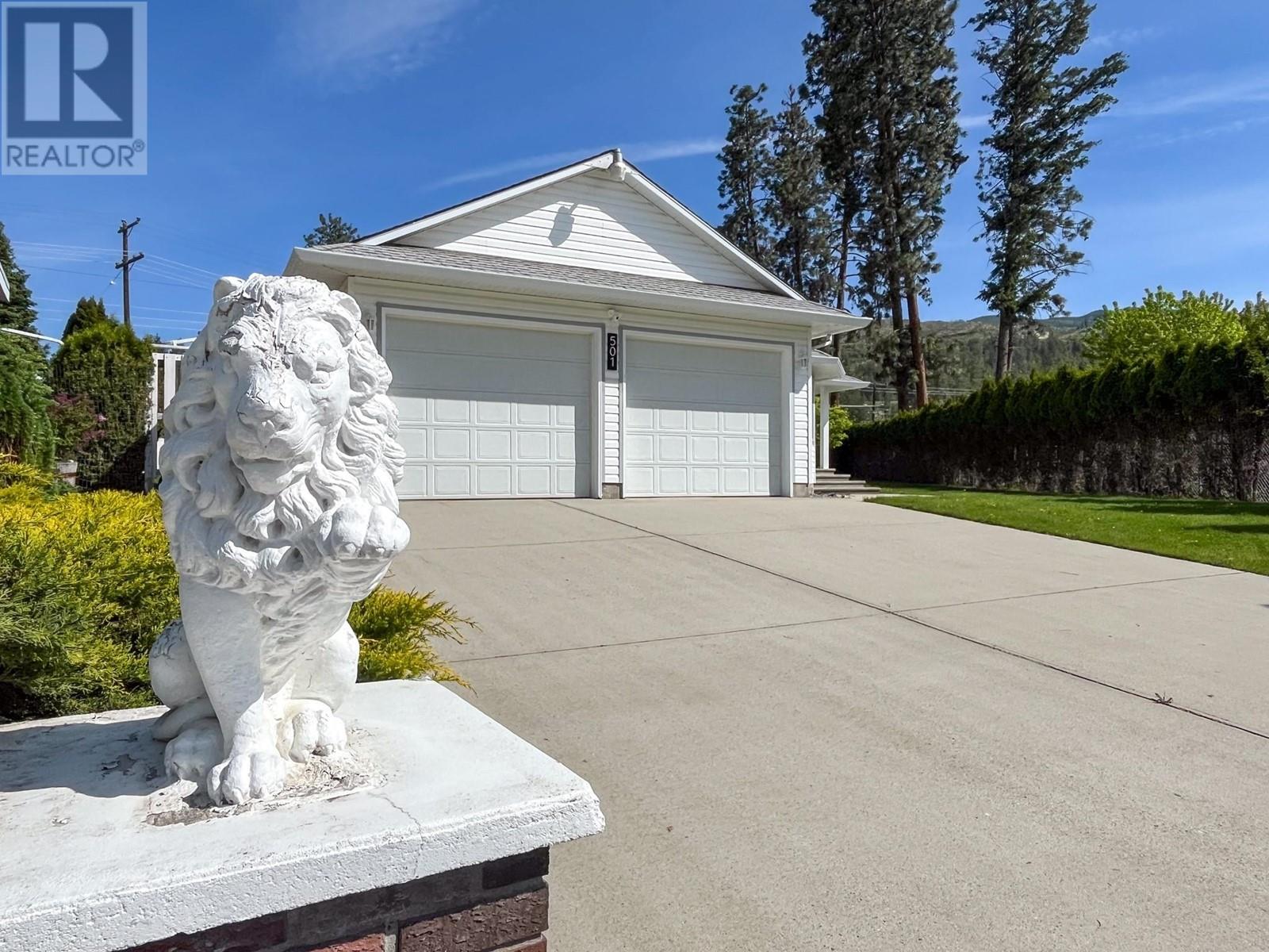 501 Stanley Crescent, Kelowna, British Columbia  V1W 4L8 - Photo 2 - 10348027