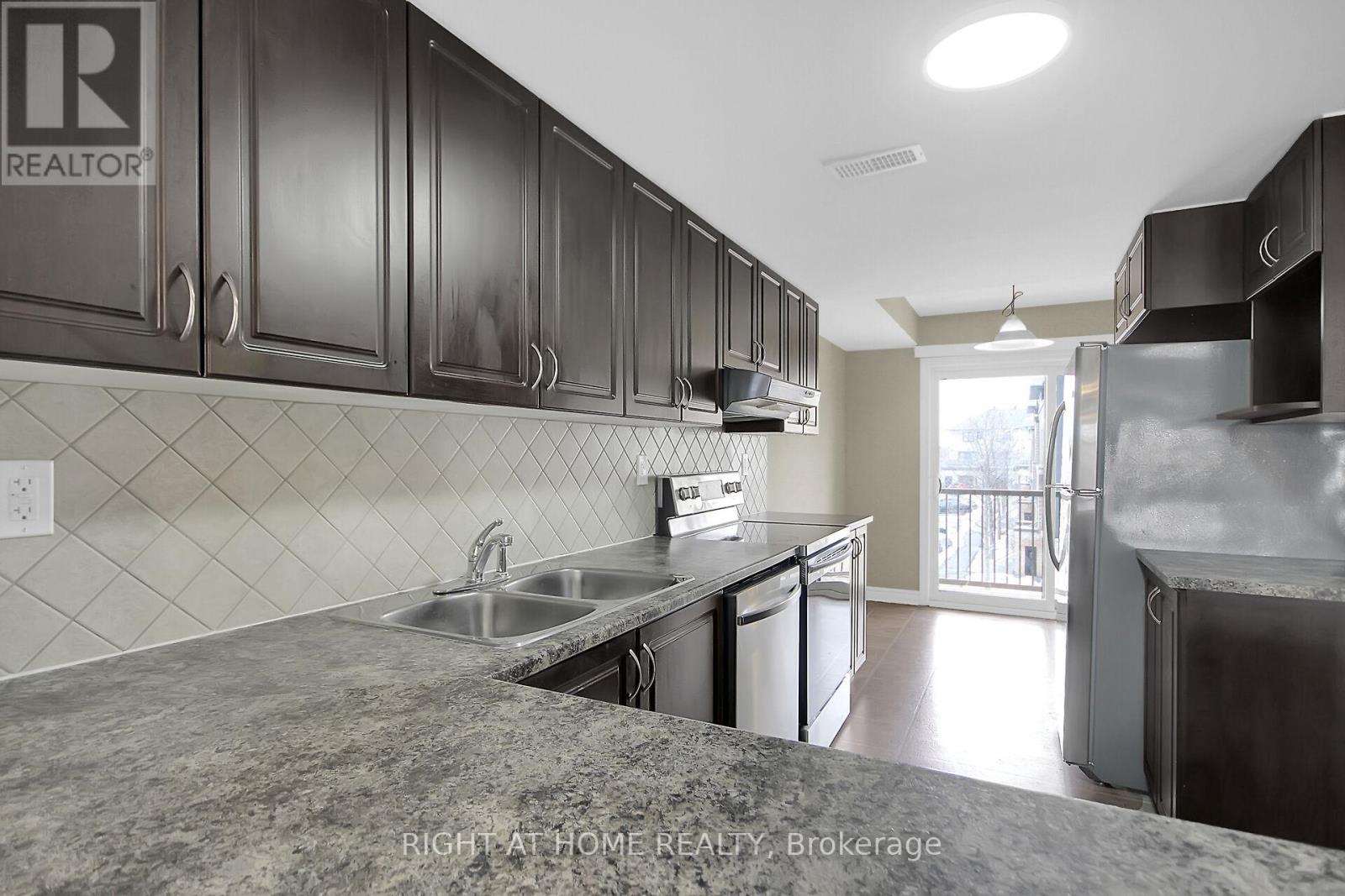 D - 1120 Klondike Road, Ottawa, Ontario  K2K 0H2 - Photo 10 - X12082601