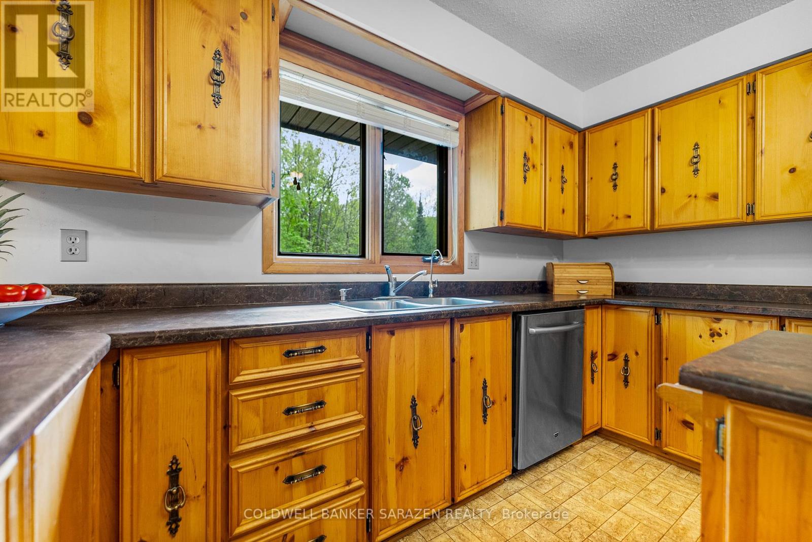 1437 Usborne Street, Mcnab/braeside, Ontario  K0A 1G0 - Photo 11 - X12156476