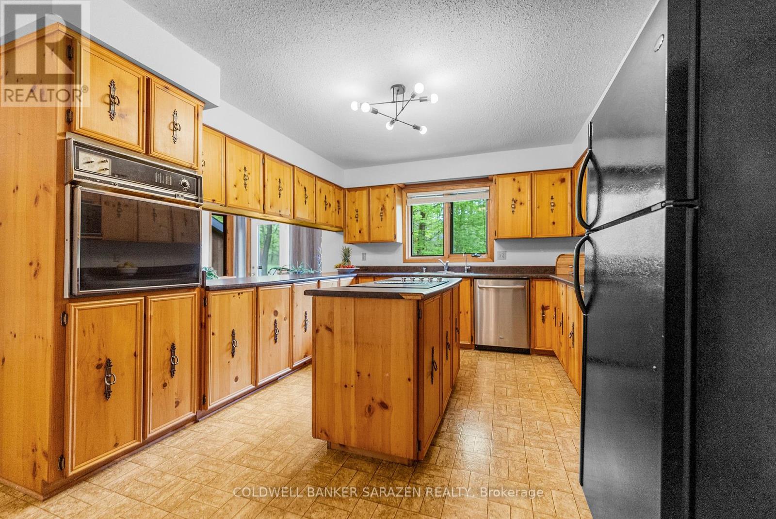 1437 Usborne Street, Mcnab/braeside, Ontario  K0A 1G0 - Photo 9 - X12156476